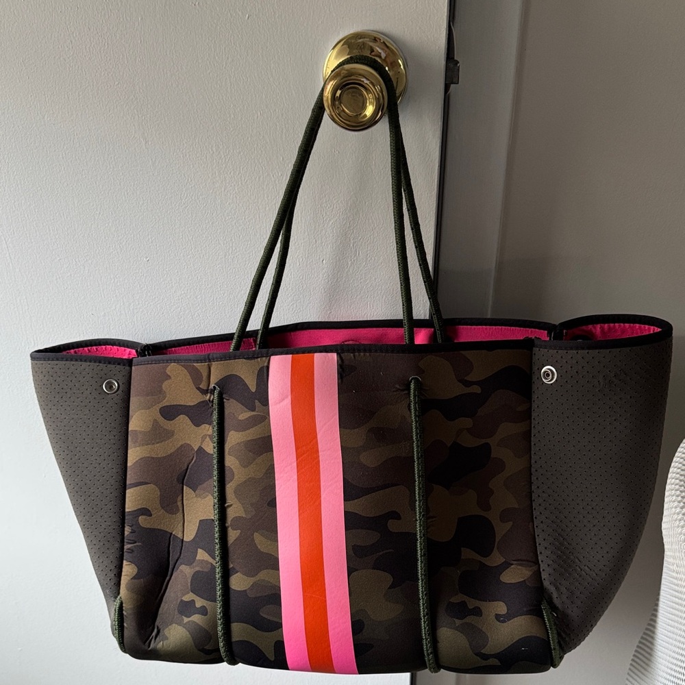 HAUTE SHORE Camouflage Tote with Pink and Orange Accents